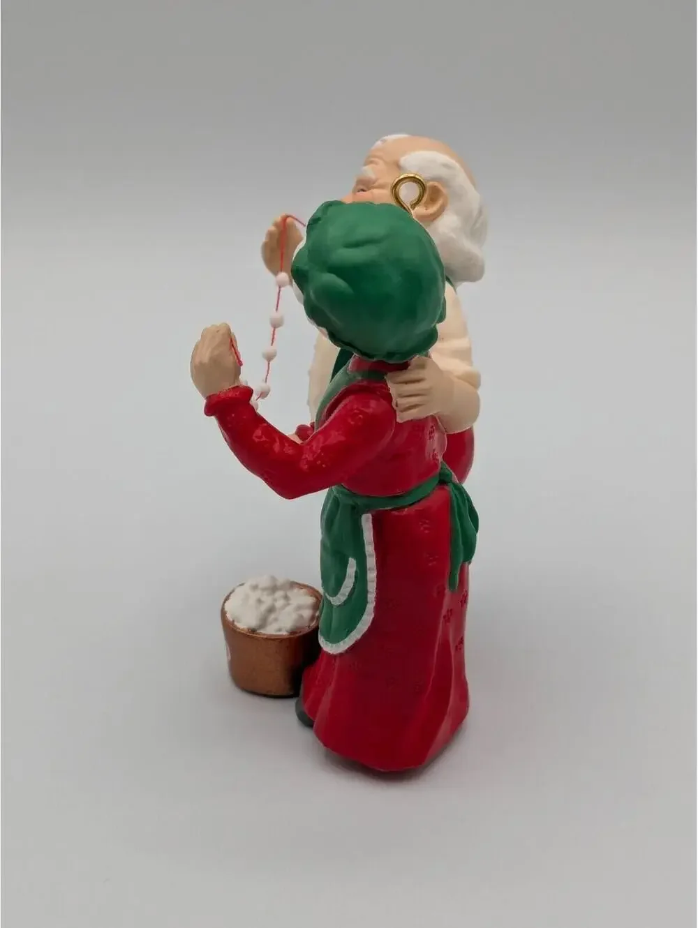 Hallmark Keepsake Popcorn Party Mr. and Mrs. Claus 1990, 5th in the Series